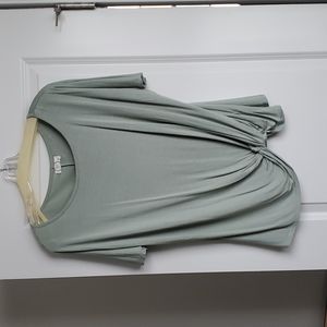 Maurices Size L, knot front tee. EUC, worn once